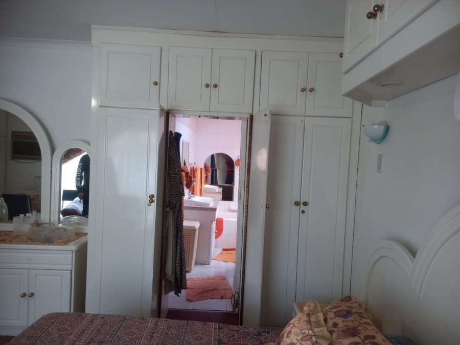 4 Bedroom Property for Sale in Manzil Park North West
